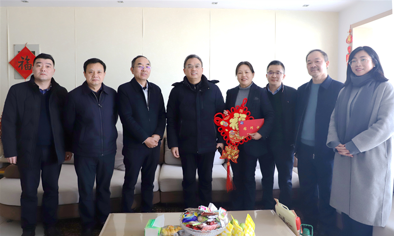 黄甲平慰问888集团官网入口劳模刘玉兰_副本.jpg